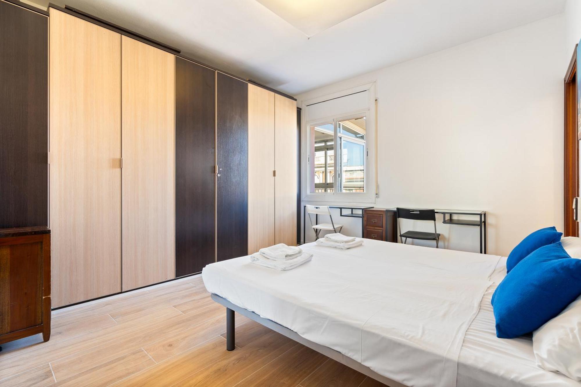 Chic 3Br Retreat With Private Terrace Lägenhet Barcelona Exteriör bild