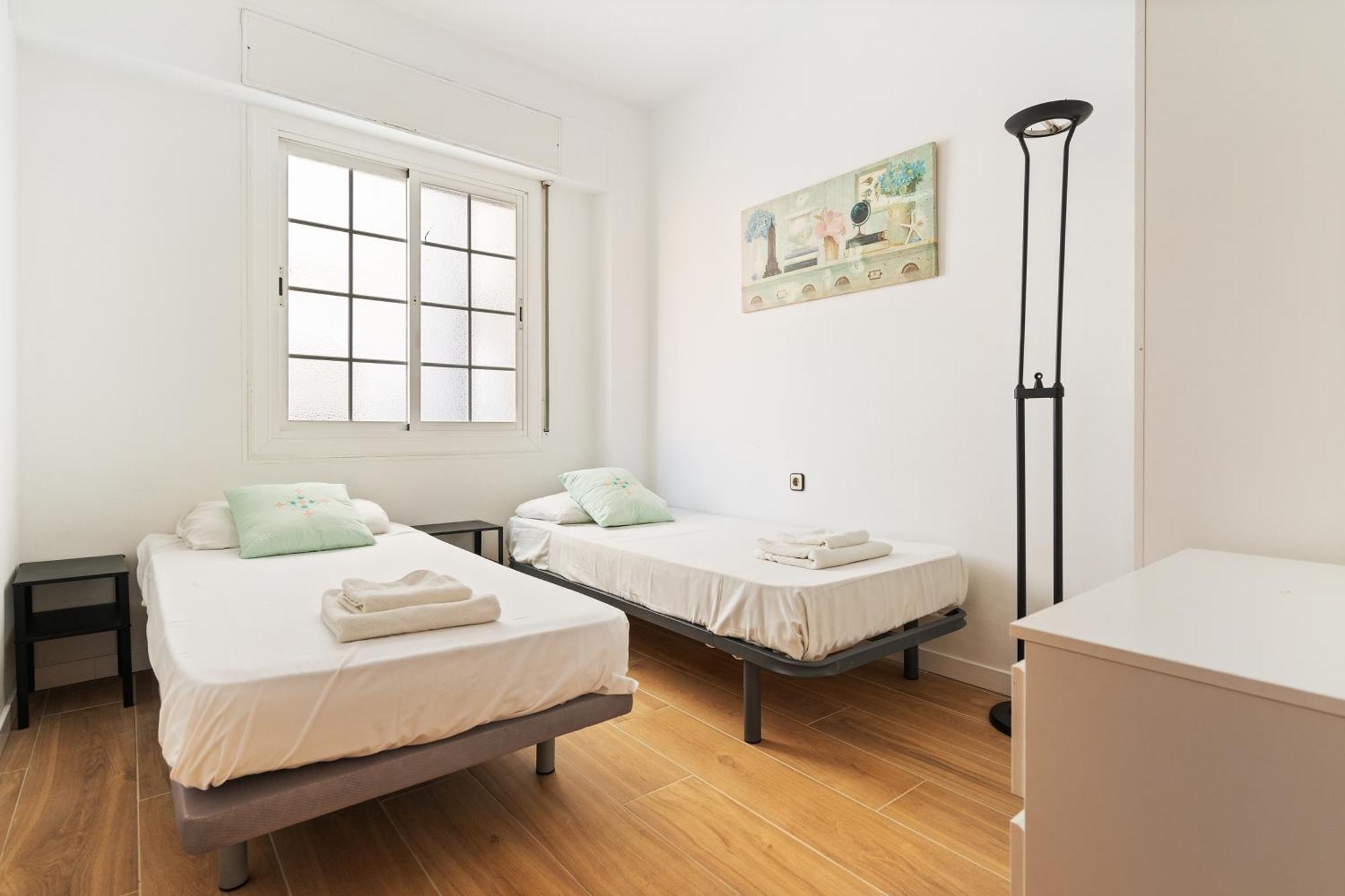Chic 3Br Retreat With Private Terrace Lägenhet Barcelona Exteriör bild