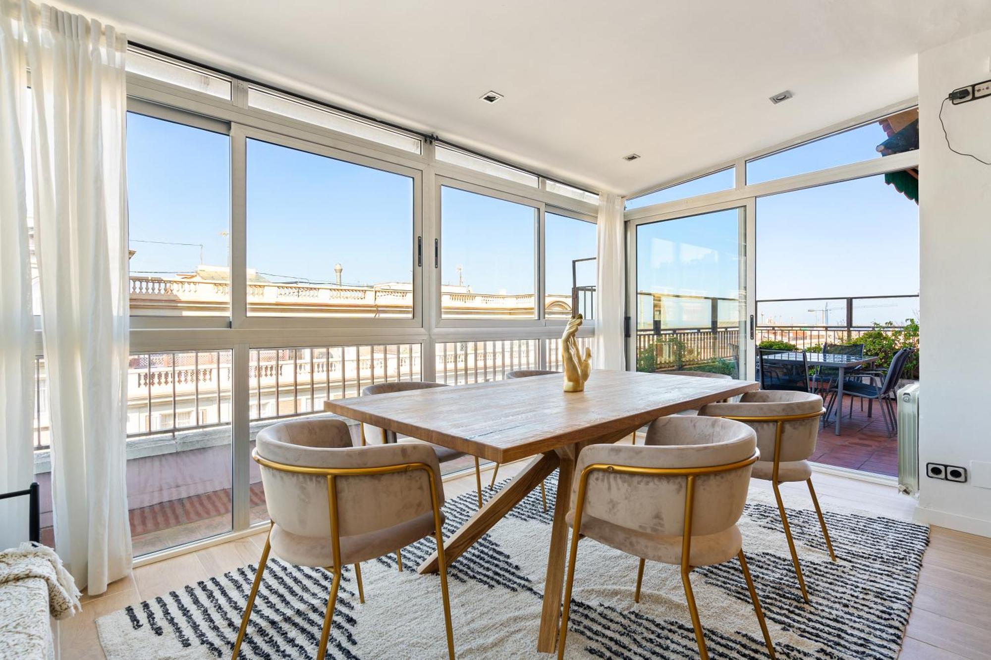 Chic 3Br Retreat With Private Terrace Lägenhet Barcelona Exteriör bild